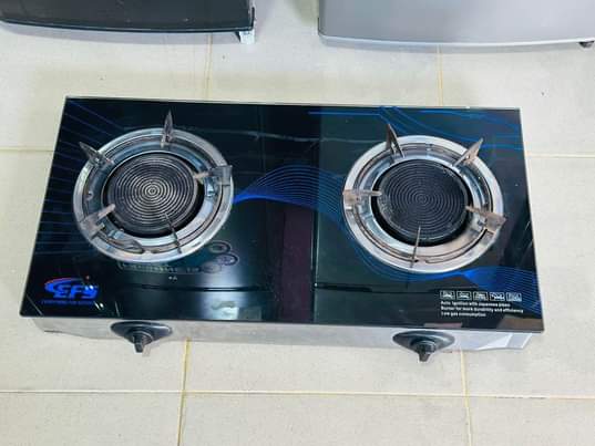 A picture of majiko ya gas ya kioo plate2 used.45 000 kila moja