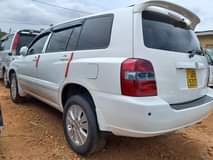 A picture of TOYOTA KLUGER UBH IN EXCELLENT CONDITION PRICE 33.5M OR WTSUP
