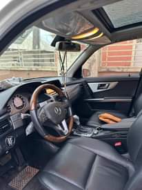 A picture of GLK 2008 model upgraded to 2013 price