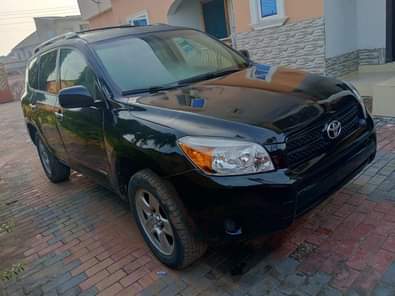 A picture of Clean 2008 Toyota rav4 wt 4plug engine buy and drive
