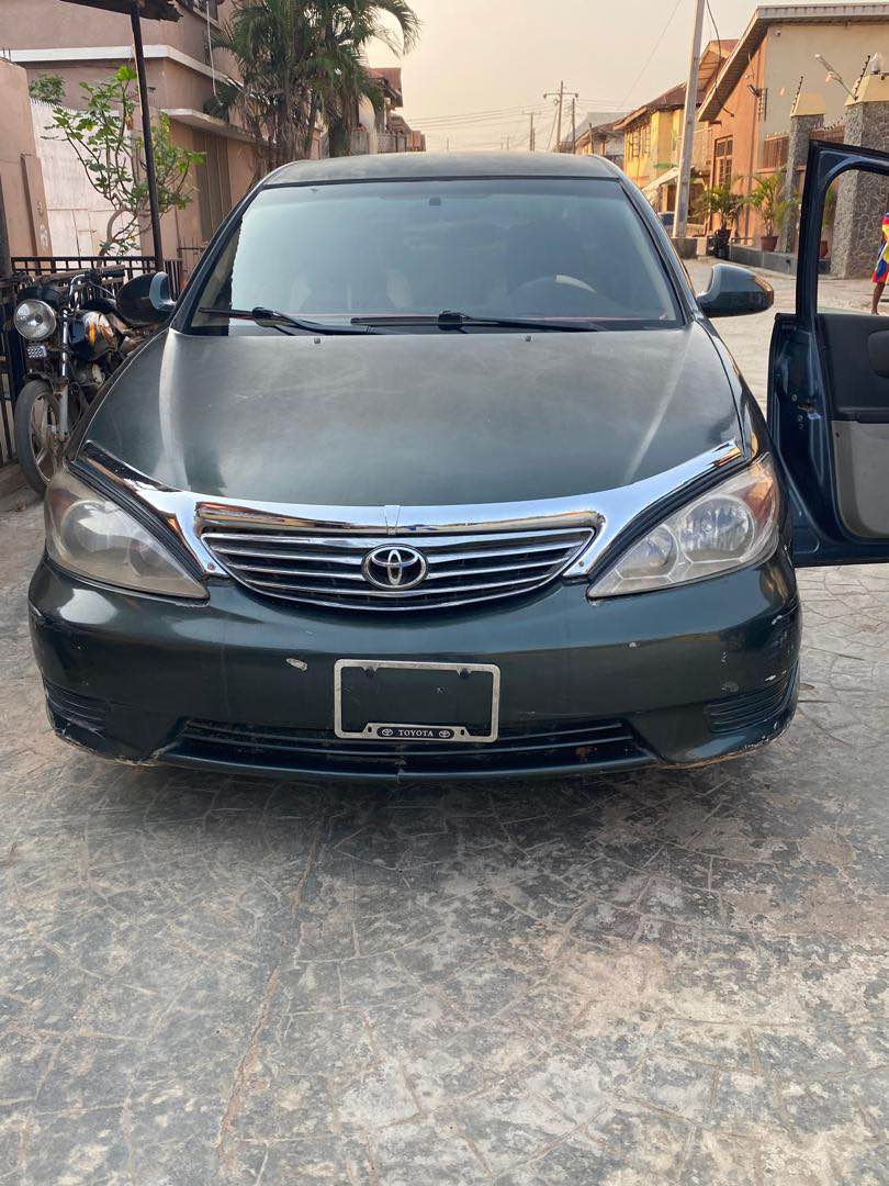 A picture of Toyota Camry 05