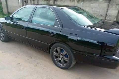 A picture of TOYOTA CAMRY