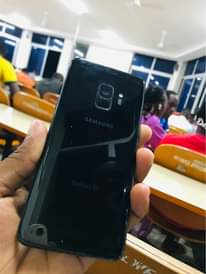 A picture of SAMSUNG S9