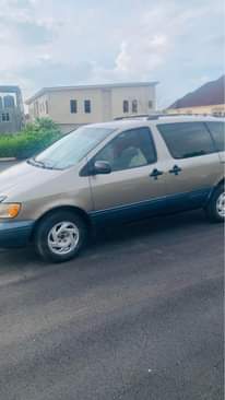 A picture of Sienna 2000 model