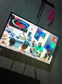 A picture of TCL nch 32 smart sh. 320000 na samsung nch 24