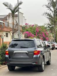 A picture of 2010 2011 direct Belgium Toyota Highlander Limited Edition full option