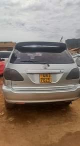 A picture of Harrier 3 0cc VVTi engine 0706260442