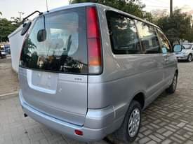 A picture of TOYOTA NOAH
