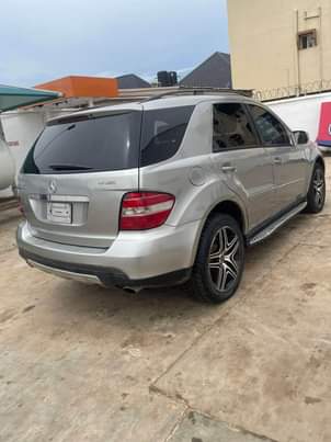 A picture of Clean 2008 Benz ml350