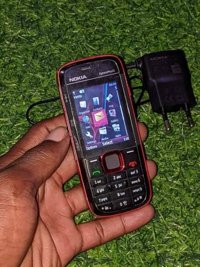 A picture of Nokia 5130 og full box mpya bei 35000 call me