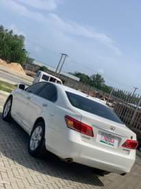 A picture of Clean Registered Es350 2010 model