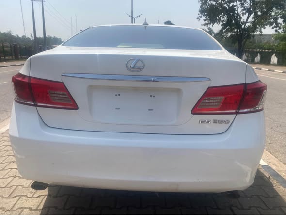 A picture of SUPER CLEAN DEAL 2012 LEXUS ES350 TOKS 08067097135 CBD ABUJA