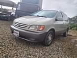 A picture of Toyota Sienna 2002