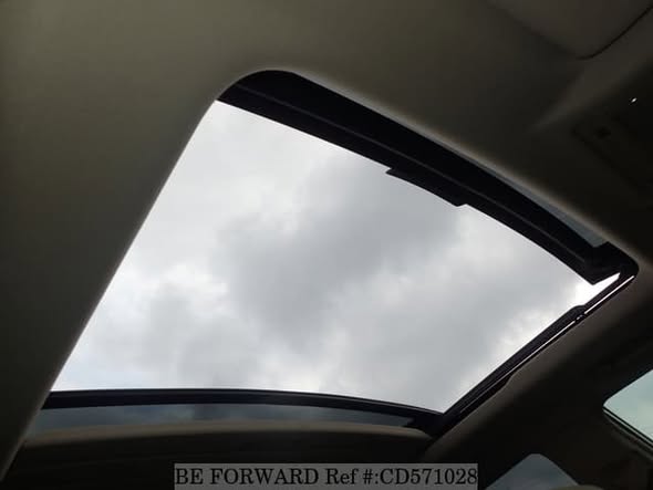 A picture of 2005 Toyota harrir