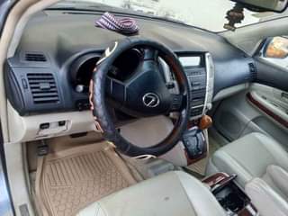 A picture of Lexus RX330