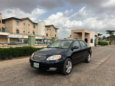 A picture of TOYOTA COROLLA