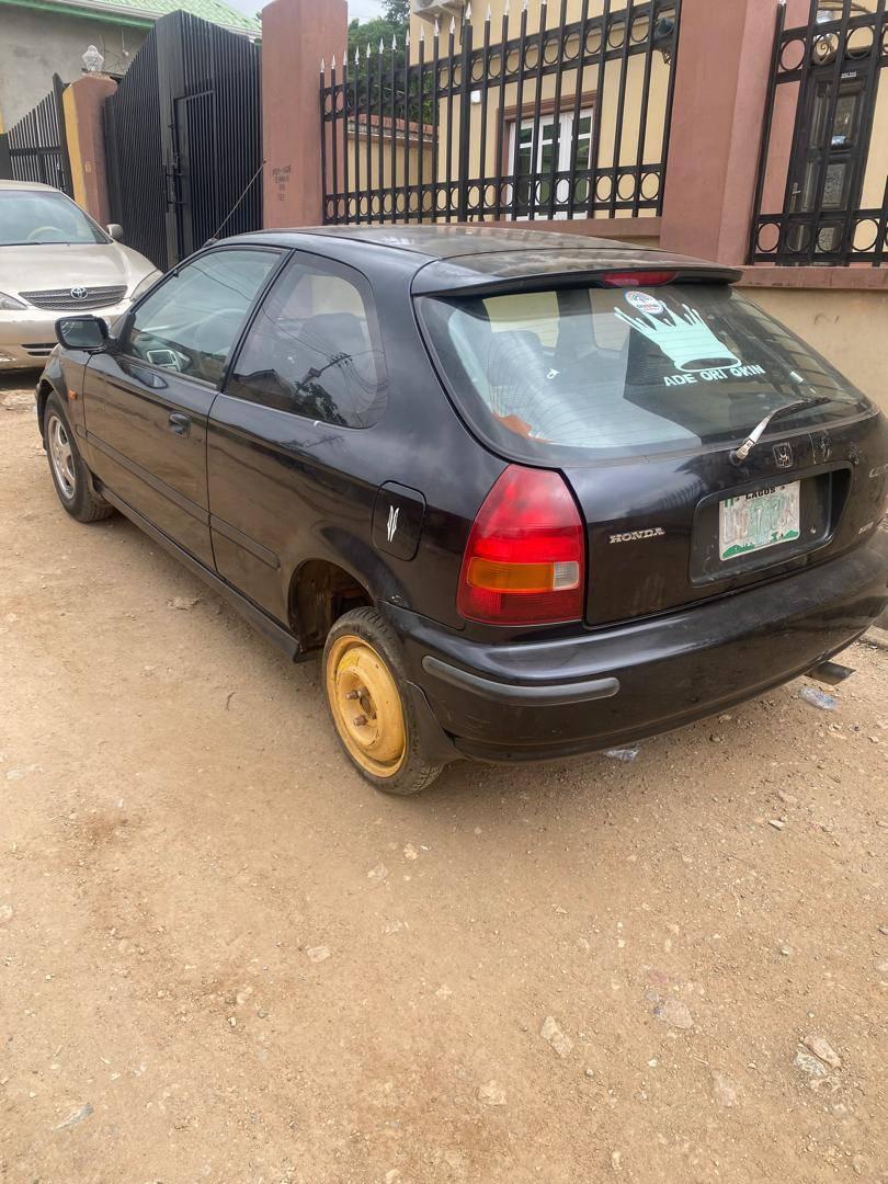 A picture of Clean neat Honda Civic for sale at abeokuta 07036727759