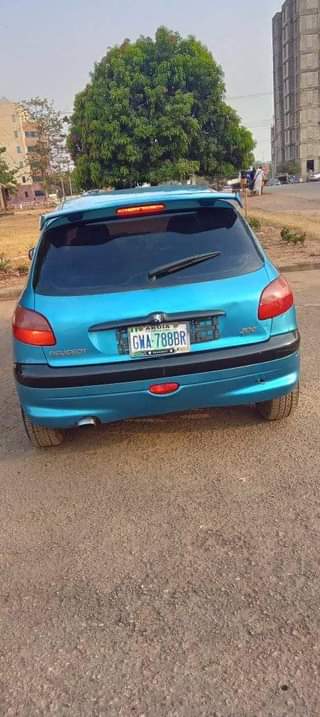 A picture of 2005 Peugeot 206 081 677 33332