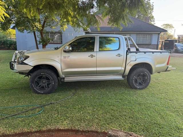 used toyota hilux