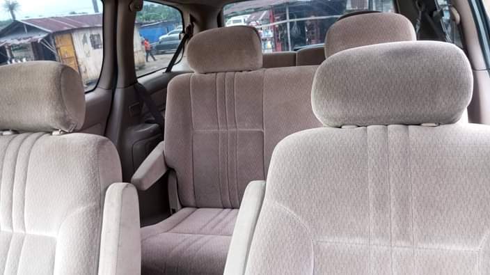 A picture of 2003 small sienna AC chilling Sweet and silent engine Gear