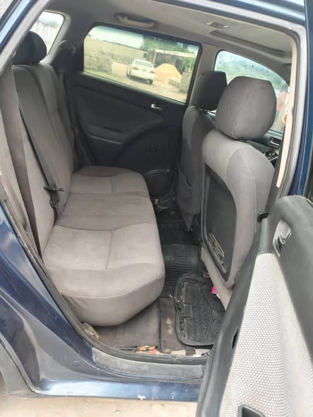 A picture of Toyota matrix 2007