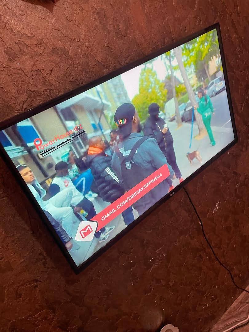 A picture of Smart tv LG 42inch