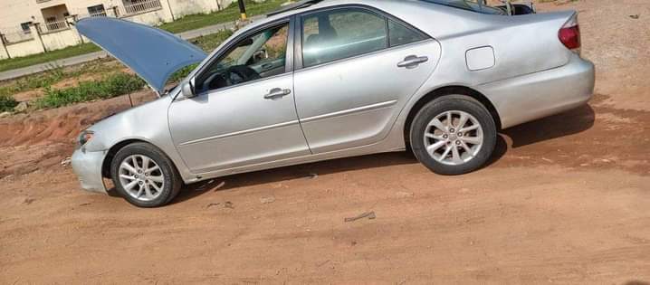 A picture of 2005 Toyota carmy 3000