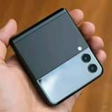 A picture of SAMSUNG Z FLIP