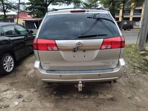 A picture of Toyota Sienna 05 XLE limited Tokunbo Price 9 5m Location