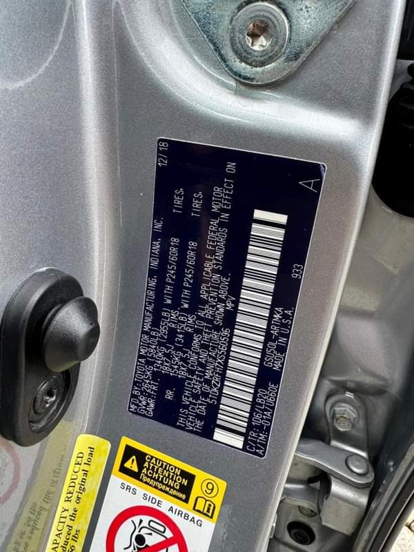 A picture of 1month registered Toyota Highlander Year 2019 Pric 29M Location Abuja