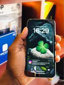 A picture of Iphone x