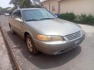 A picture of Toyota Camry pencil