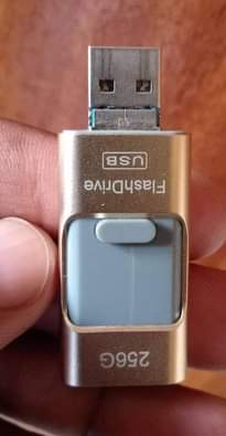 A picture of Flash drive apple with otg micro apple