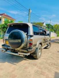 A picture of TOYOTA LAND CRUISER VX