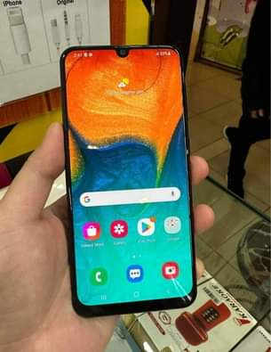 A picture of SAMSUNG A30