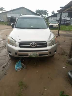 A picture of Distress sale 07 Rav4 firstbody Price 2 8m buyer settling