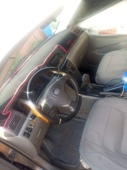 A picture of Toyota Corolla 04