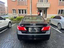 A picture of This is lexus es350 2008 model pure first body full