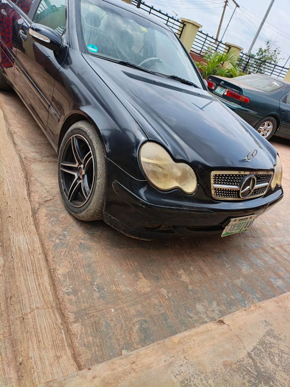 A picture of Awoof deal for Benz C200 Available for quick deal