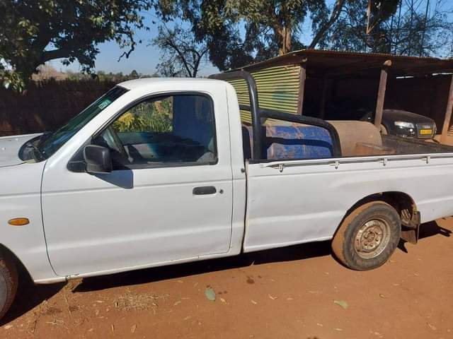 mazda b2500