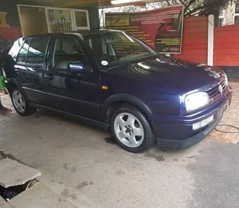 A picture of What do you know about this car What are the