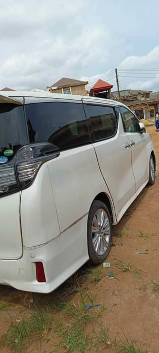 A picture of Direct tokunbo TOYOTA VELLFIRE 08141617024