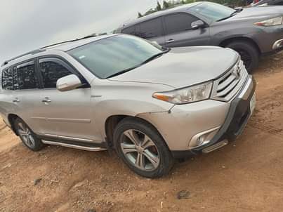 A picture of Toyota Highlander 2011