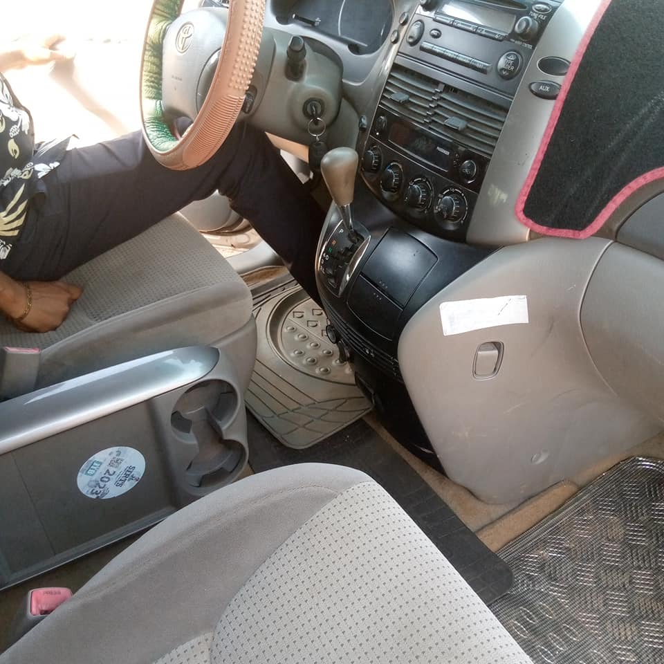 A picture of Toyota sienna for sale