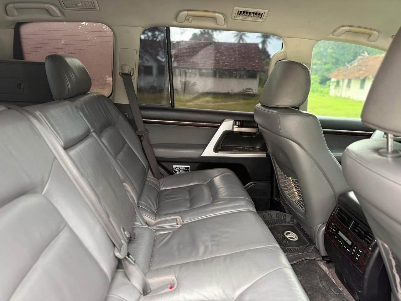 A picture of TOYOTA LANDCRUIZER V8 Contract 0612989162