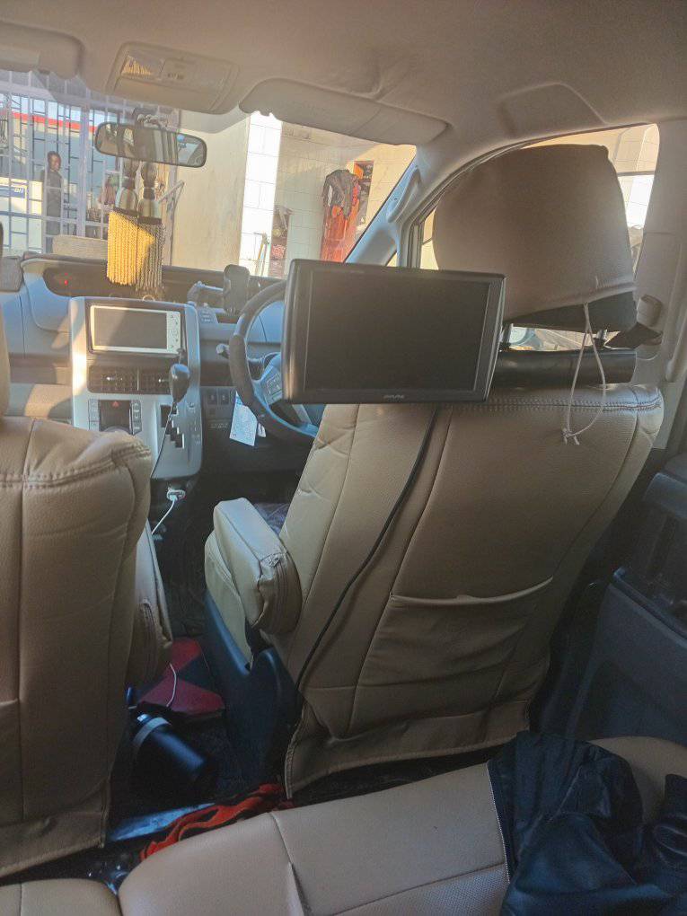 A picture of Toyota noah