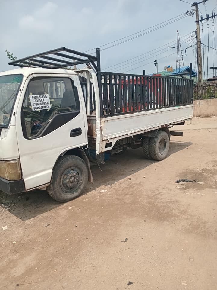 A picture of Jac truck 6 tyre