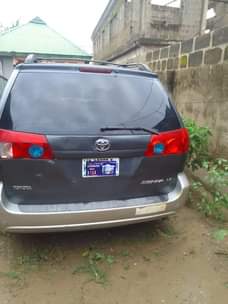 A picture of 2006 Toyota Sienna