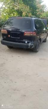 A picture of Awoof toyota Siena 2000 model ready to travel