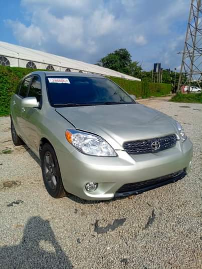 A picture of TOYOTA MATRIX